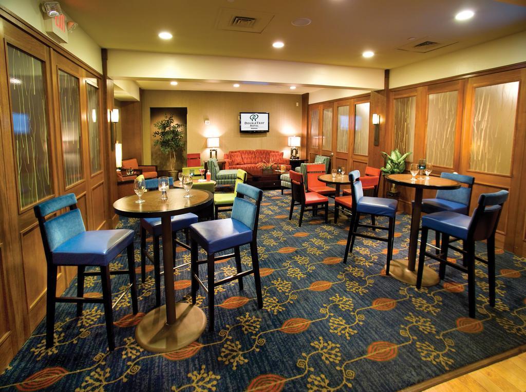 โรงแรมดับเบิลทรีบายฮิลตันนอร์วอล์ค ร้านอาหาร รูปภาพ